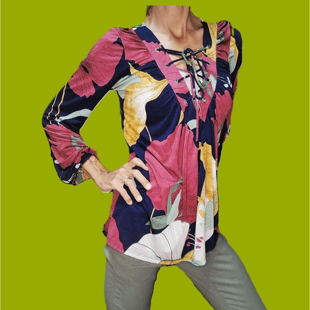 DayTrip Boho Floral Lace-Up Front Long Sleeve Top Size Small | Made in USA